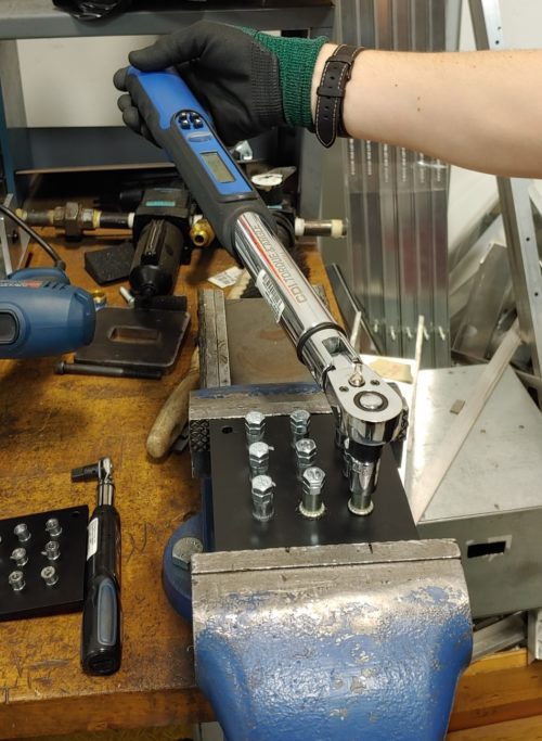 Spin-out Rivet Nut Testing Spin-out rivet nut testing